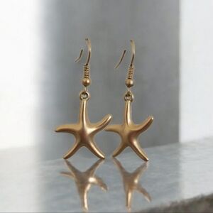Vintage Matte Gold Plated Modernist Starfish Dangle Earrings Wire Hooks 1.5"
